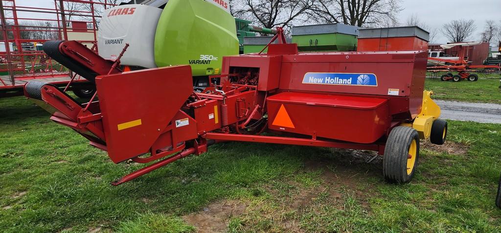 2015 New Holland BC5070 Baler (NICE) (ONE OWNER)