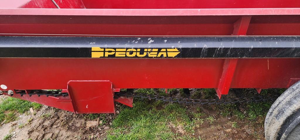 Pequea 175P Manure Spreader (LIKE NEW)