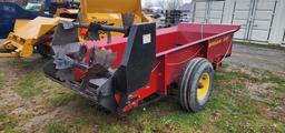 Pequea 175P Manure Spreader (LIKE NEW)