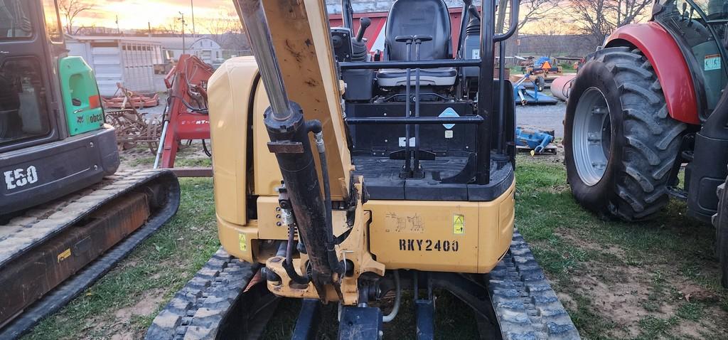 2014 Cat 303.5ECR Mini Excavator (RIDE AND DRIVE)