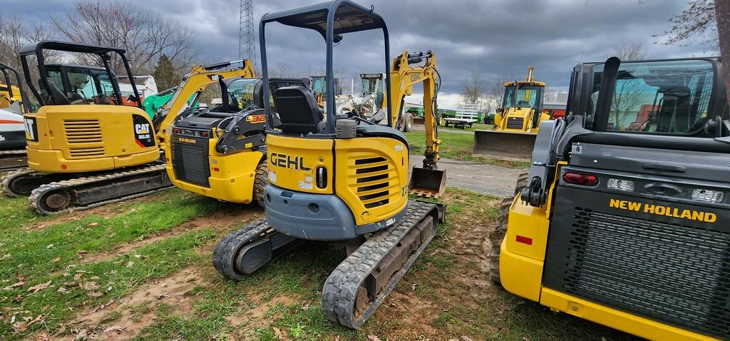 2018 Gehl Z25 Mini Excavator (RIDE AND DRIVE)