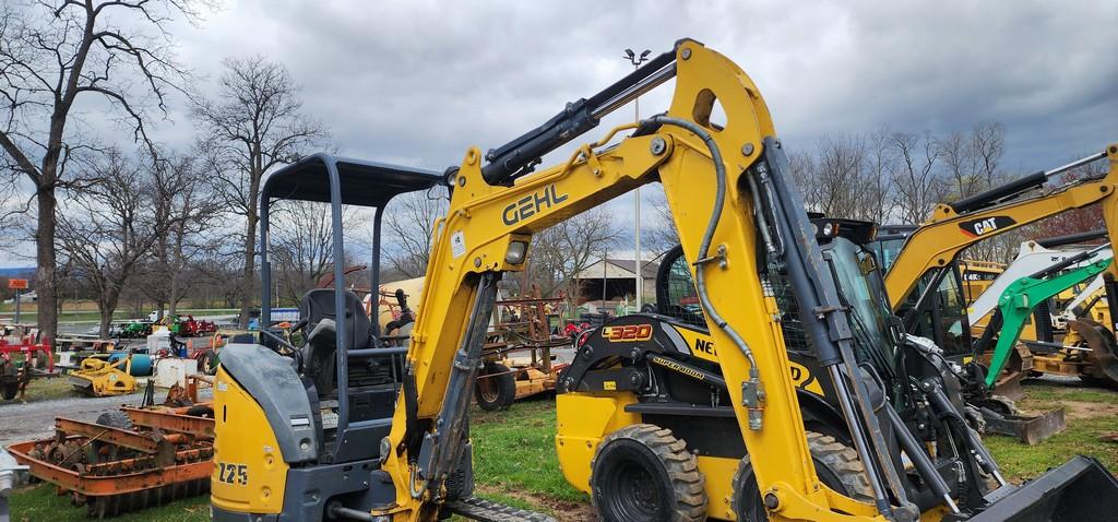 2018 Gehl Z25 Mini Excavator (RIDE AND DRIVE)