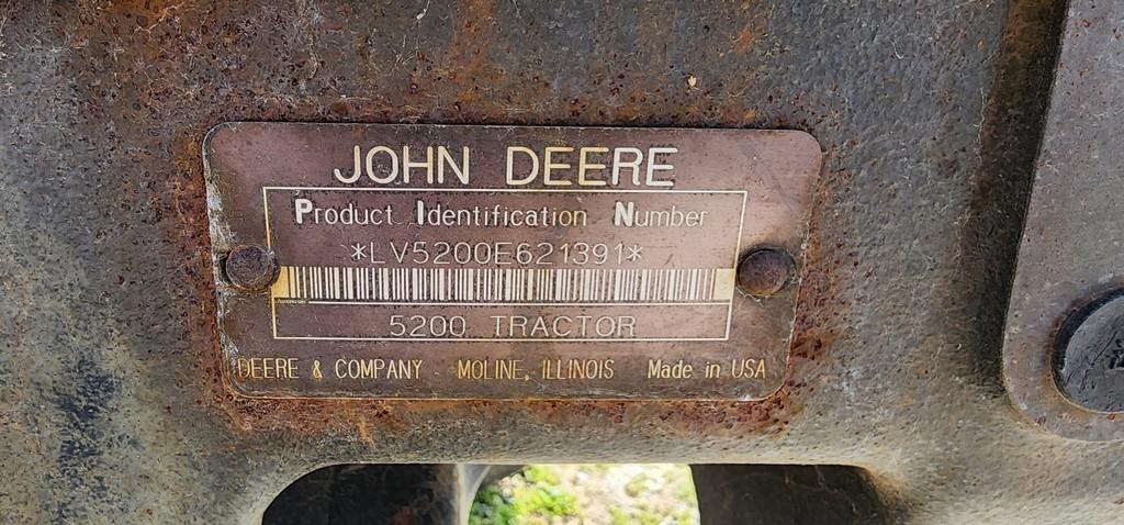 1997 John Deere 5200 Tractor (RUNS)