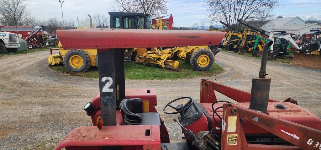 1992 Case International 495 Tractor W/Loader (RIDE AND DRIVE)