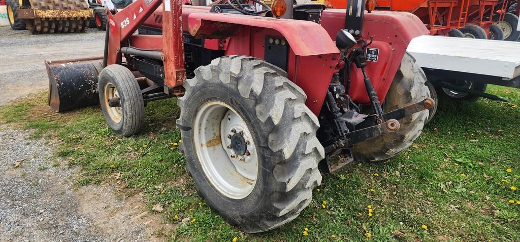 1992 Case International 495 Tractor W/Loader (RIDE AND DRIVE)