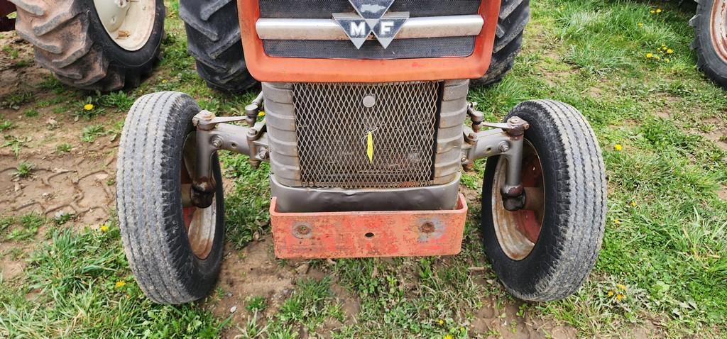 Massey Ferguson 35 Tractor (RUNS)