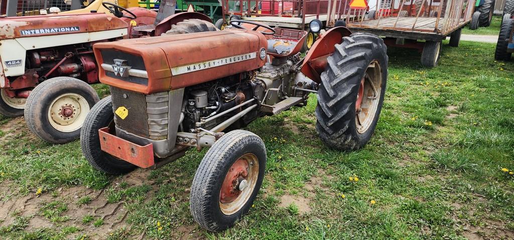 Massey Ferguson 35 Tractor (RUNS)