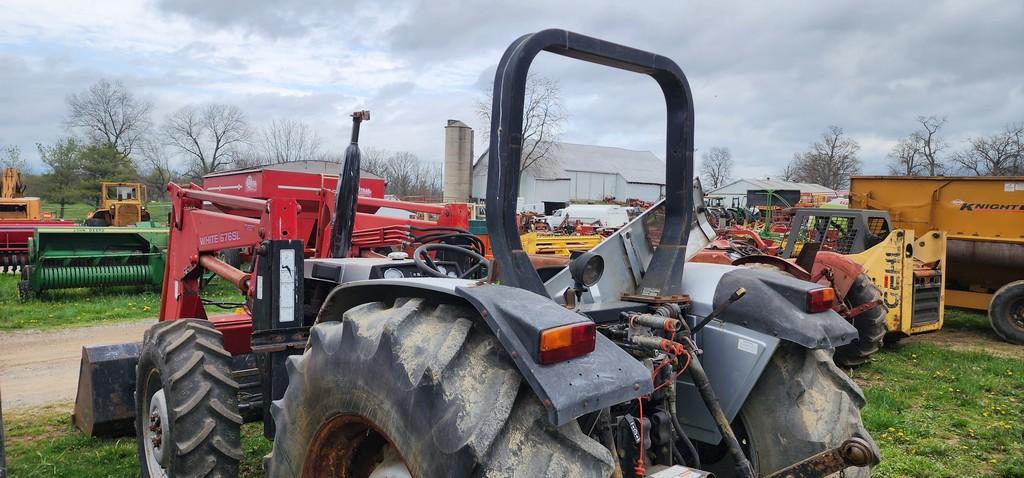 White 6065 Tractor w/676SL Loader (RUNS)