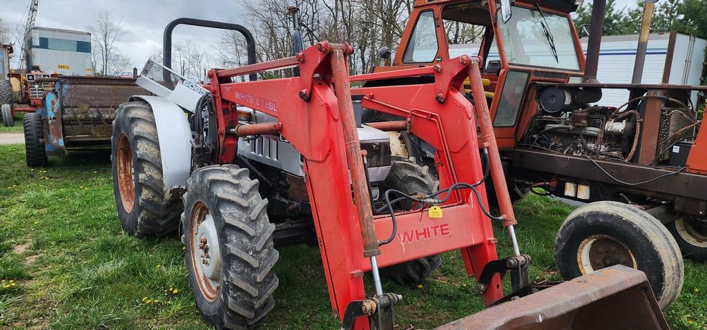 White 6065 Tractor w/676SL Loader (RUNS)