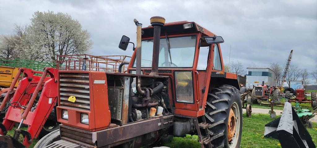 Hesston Fiat Tractor (RUNS)