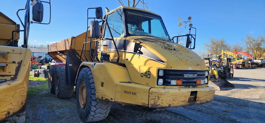 2005 Cat 725 Haul Truck (RUNS)