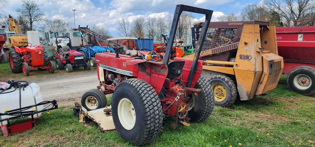 International 284 Tractor w/Mower