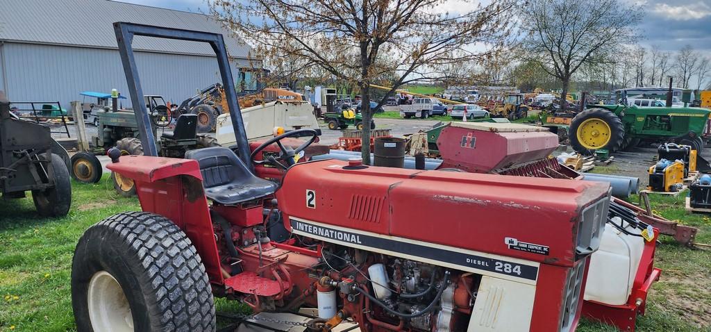 International 284 Tractor w/Mower