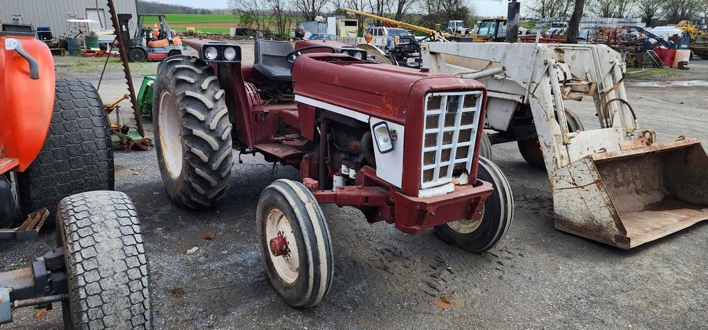 International 574 Tractor (RUNS)