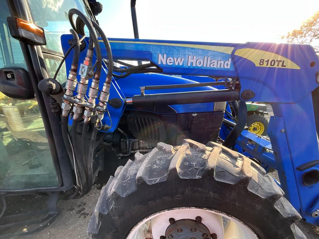 New Holland TN65 Tractor (RIDE AND DRIVE)