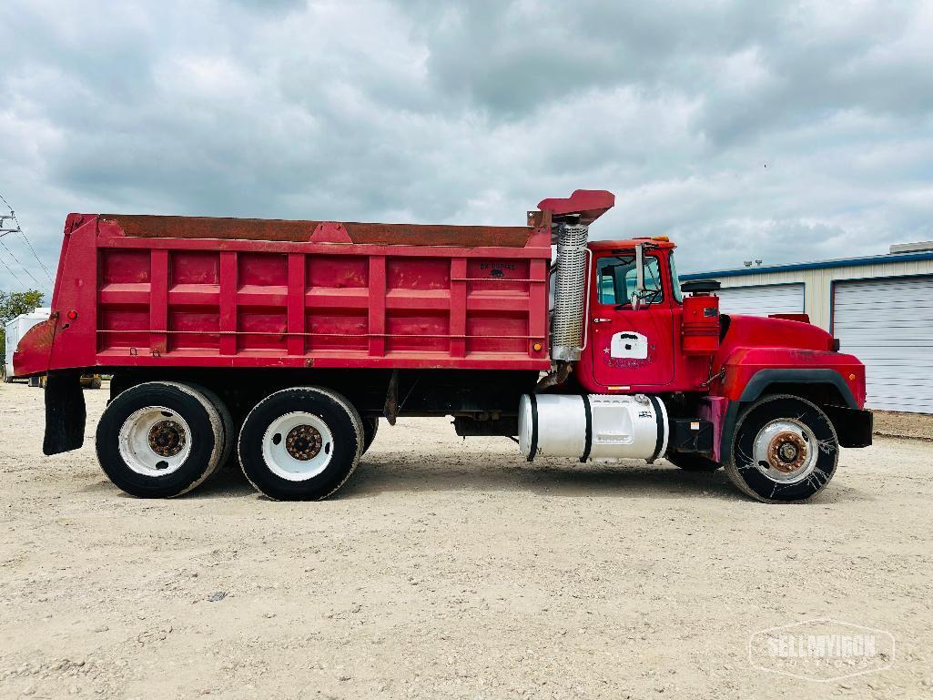 1993 Mack RD690S T/A Dump Truck [YARD 1]