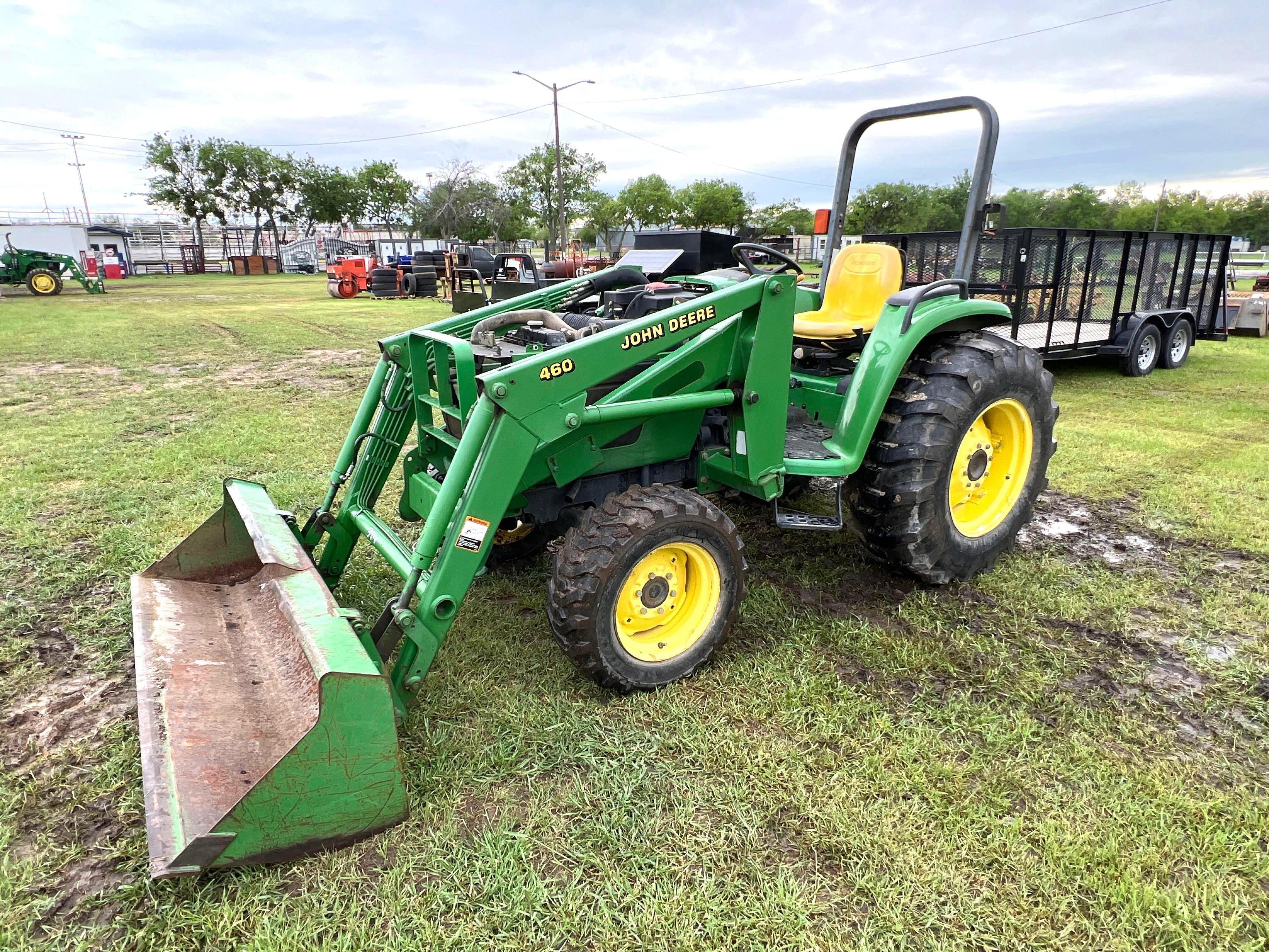 John Deere 4500 Tractor with 460 Front Loader - 813 hours - 4x4 - Missing the hood