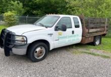 2006 Ford F350 Flatbed Truck - Standard Transmission - Does not run - No keys