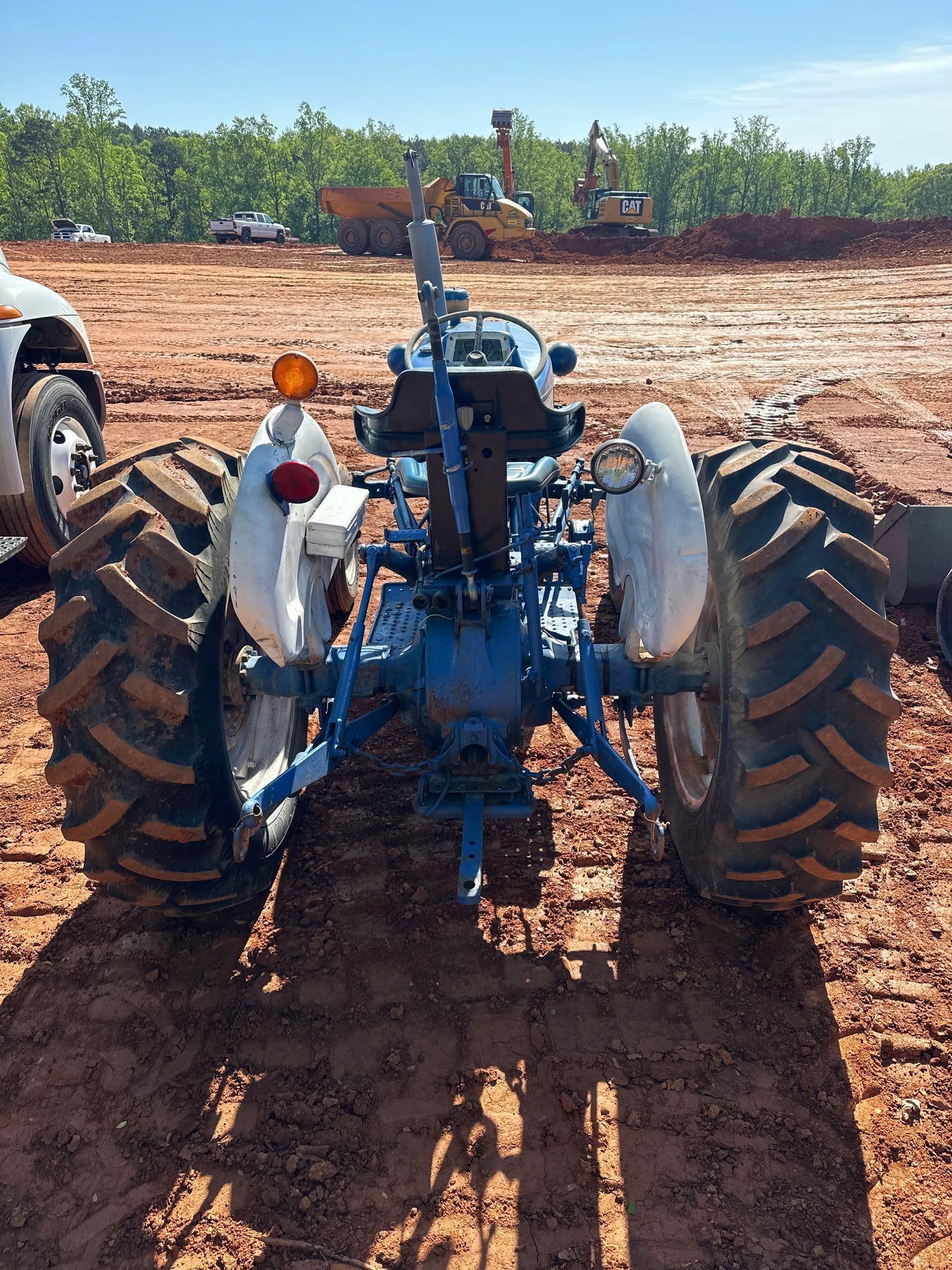 FORD 3600 FARM TRACTOR