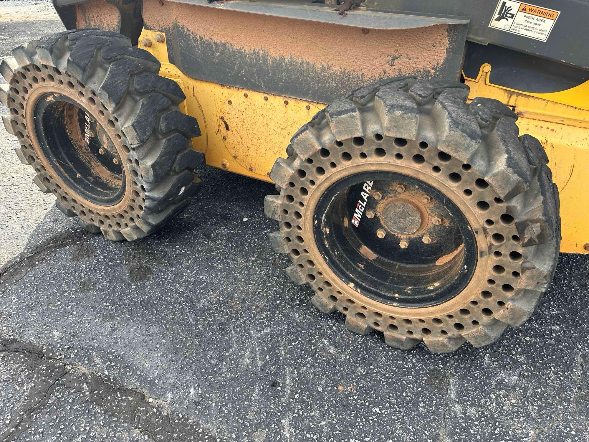 NEW HOLLAND L185 SKID STEER LOADER