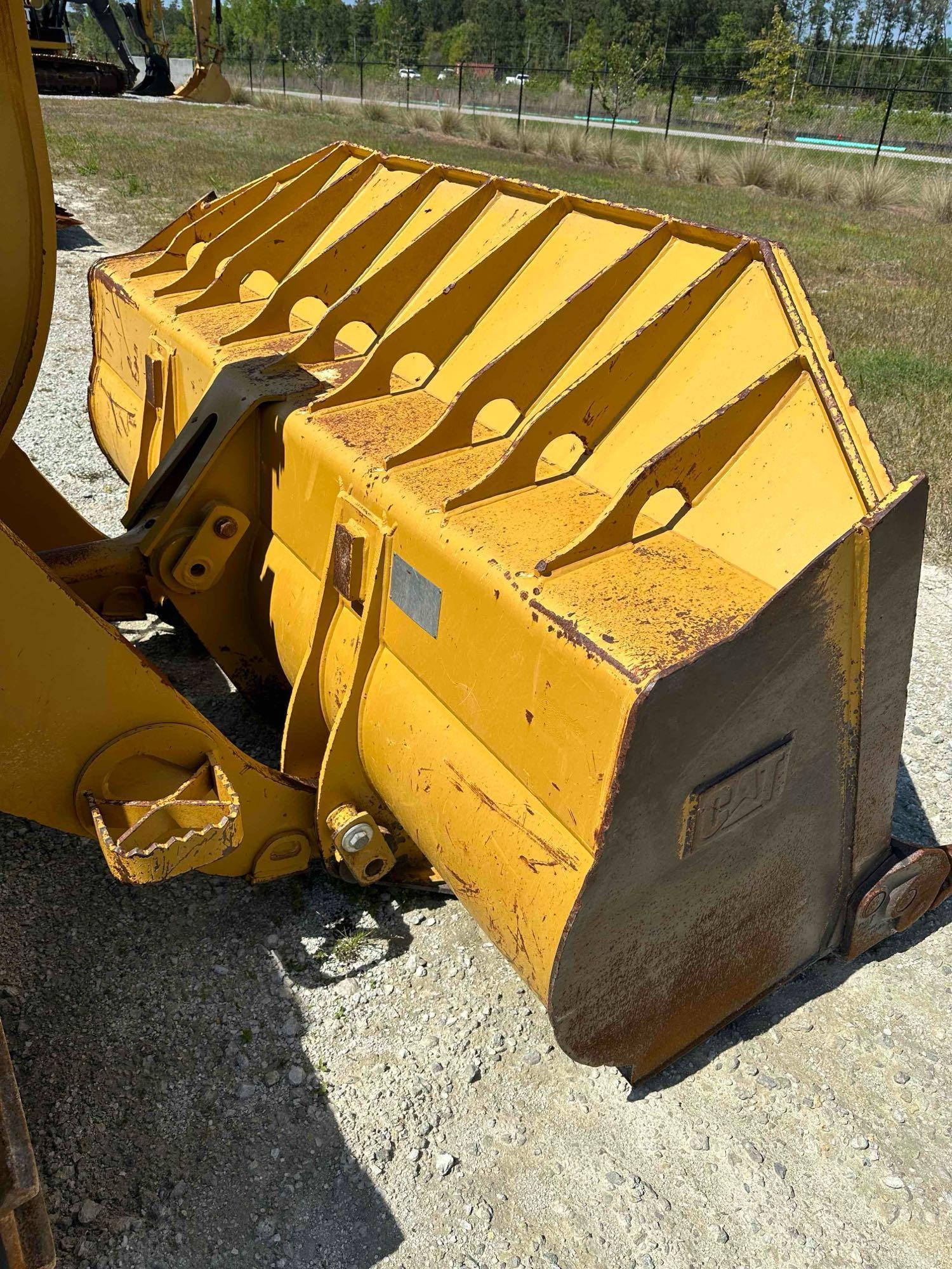 2017 CATERPILLAR 953D CRAWLER LOADER