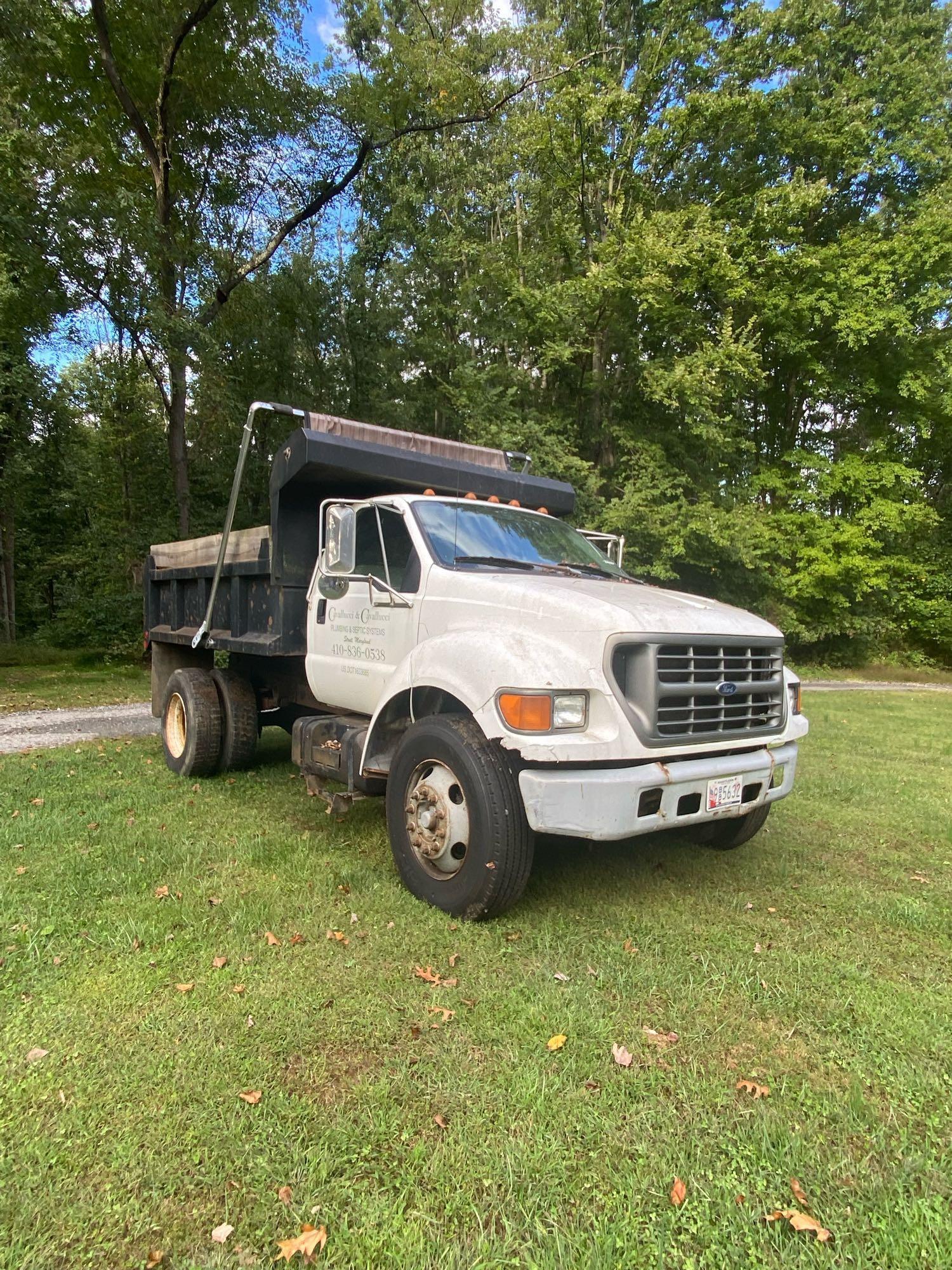 2000 Ford F650 S/A Dump Truck