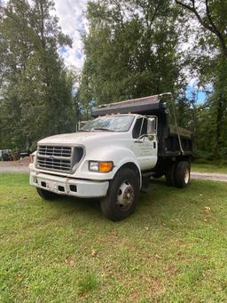 2000 Ford F650 S/A Dump Truck