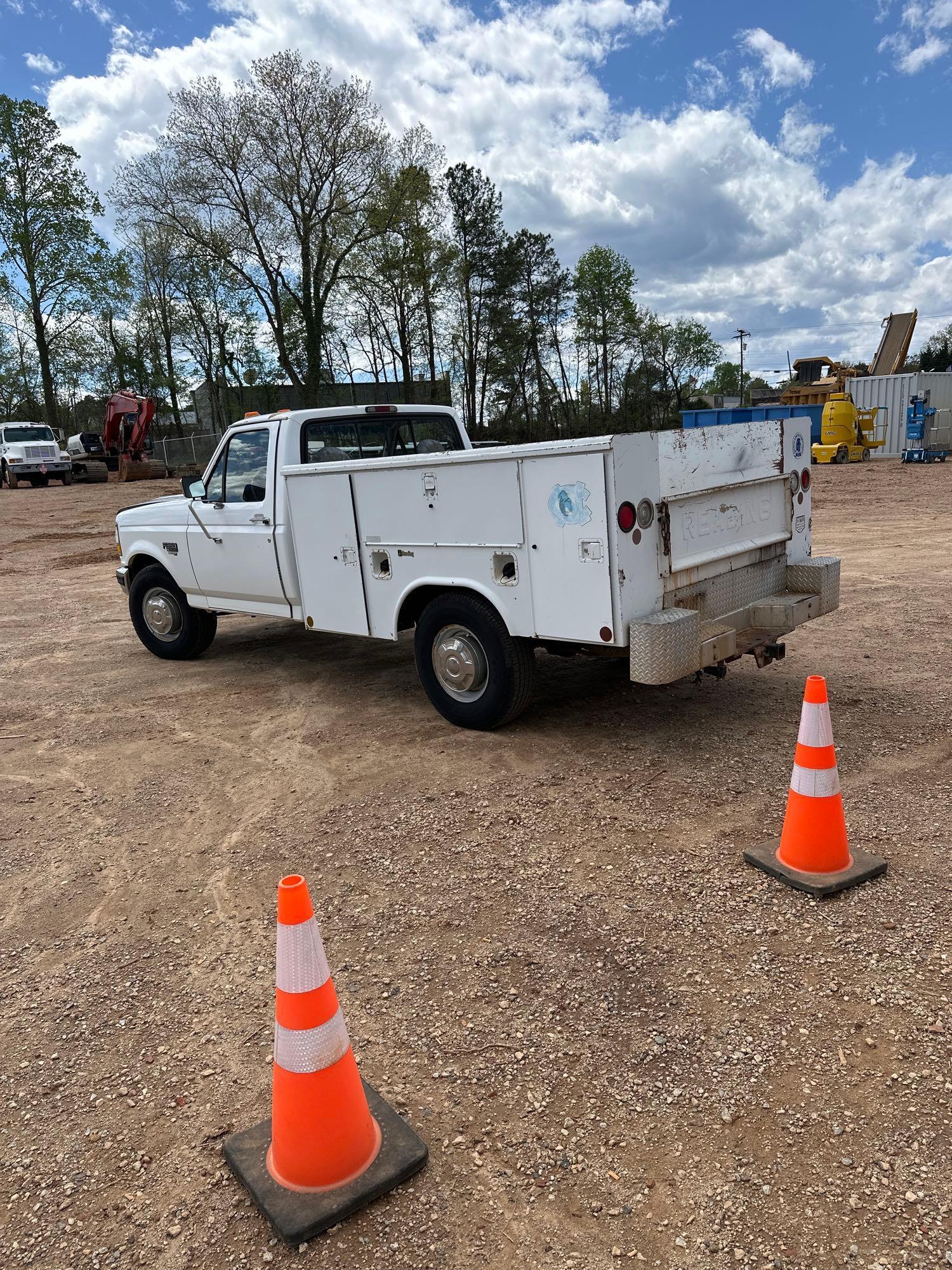 FORD 1997 F350 SINGLE AXLE