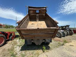 INTERNATIONAL 8200 DUMP TRUCK