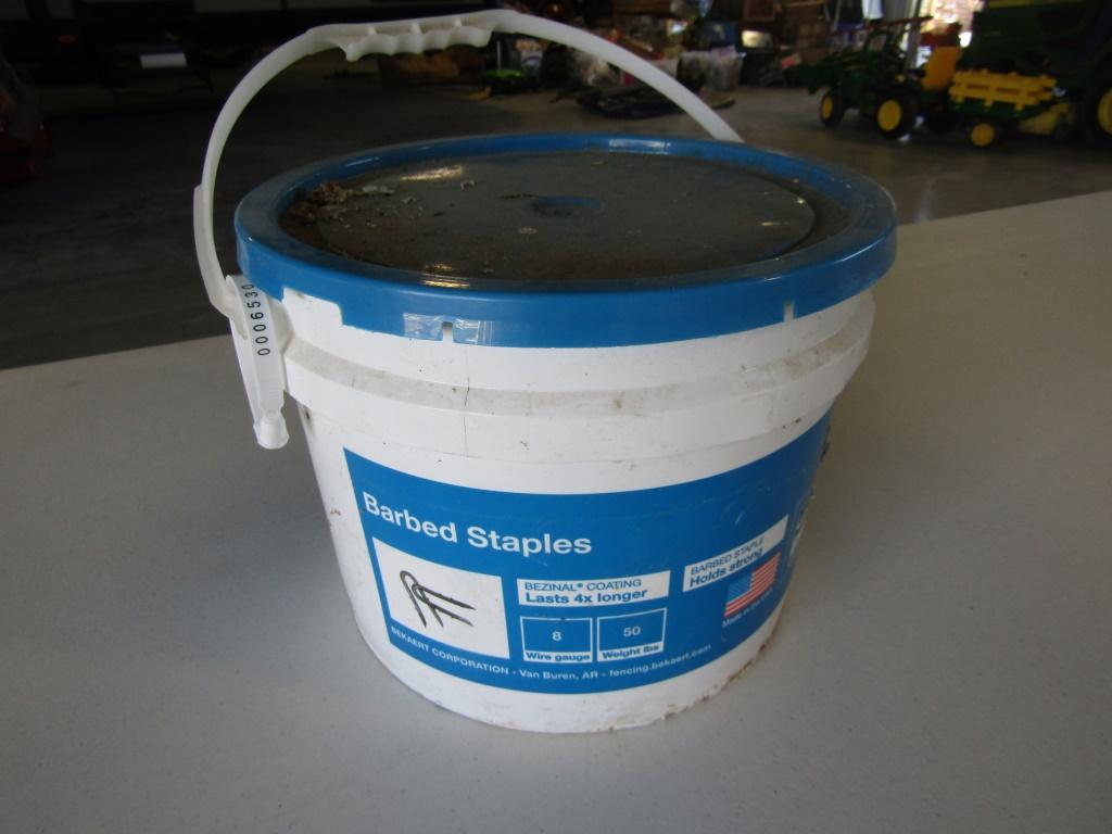 BUCKET OF 1 1/2" STEEPLES