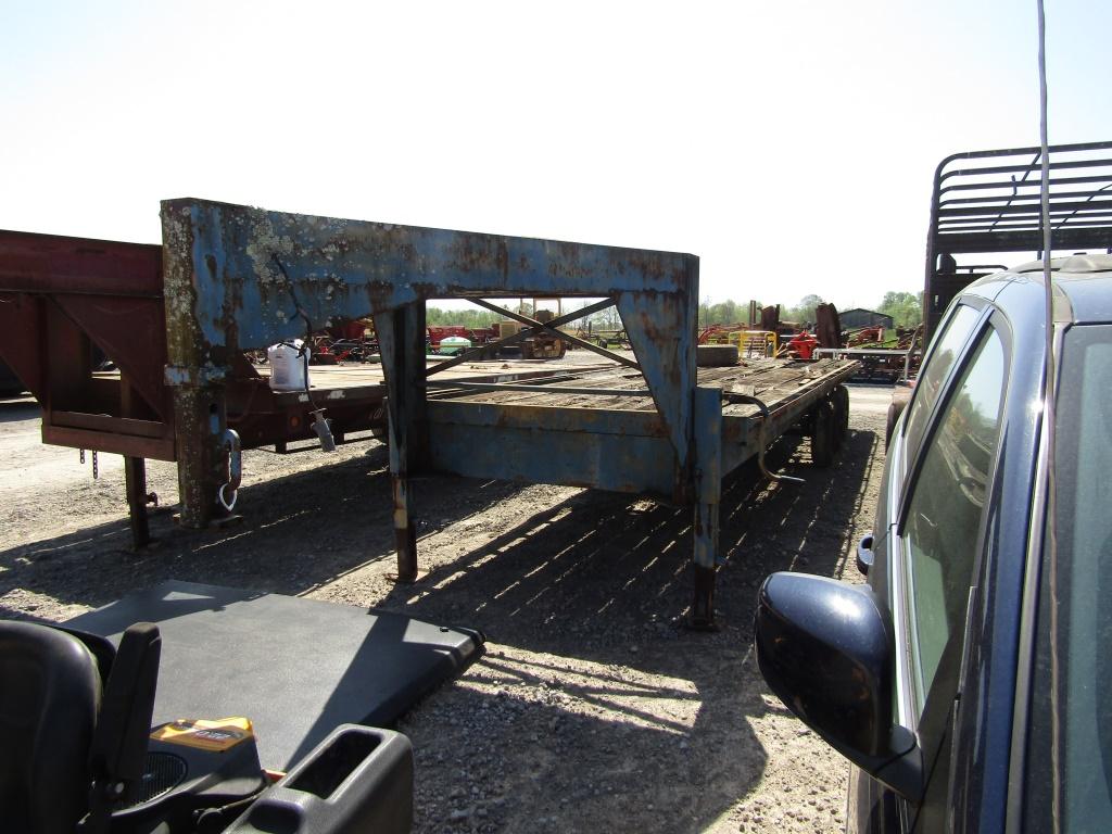 24FT GOOSENECK FLATBED TRAILER - NO TITLE