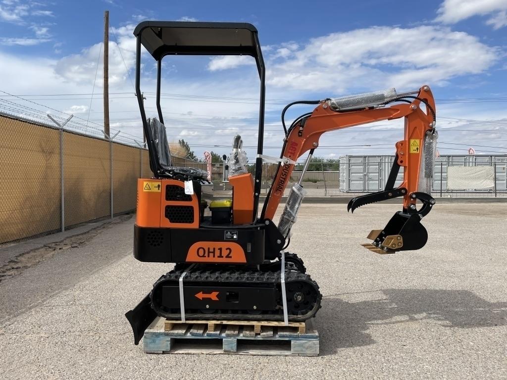 UNUSED 2023 AGT 13.5HP Gas Mini-Excavator QH12