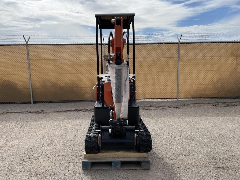 UNUSED 2023 AGT 13.5HP Gas Mini-Excavator QH12