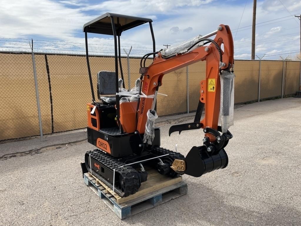 UNUSED 2023 AGT 13.5HP Gas Mini-Excavator QH12