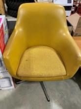 USED OFFICE CHAIR