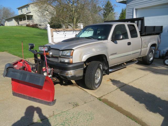 2004 Chevy 2500HD Pickup Truck