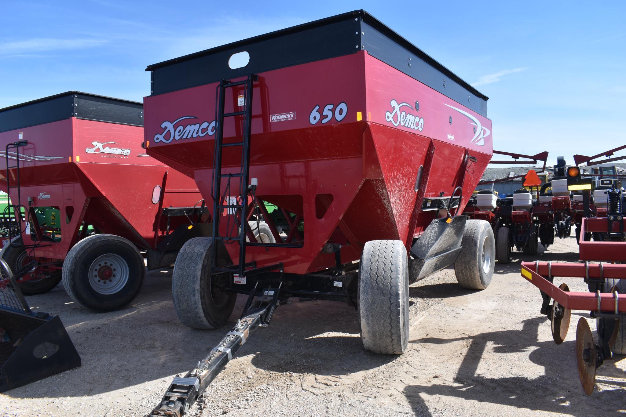 Demco 650 Gravity Box