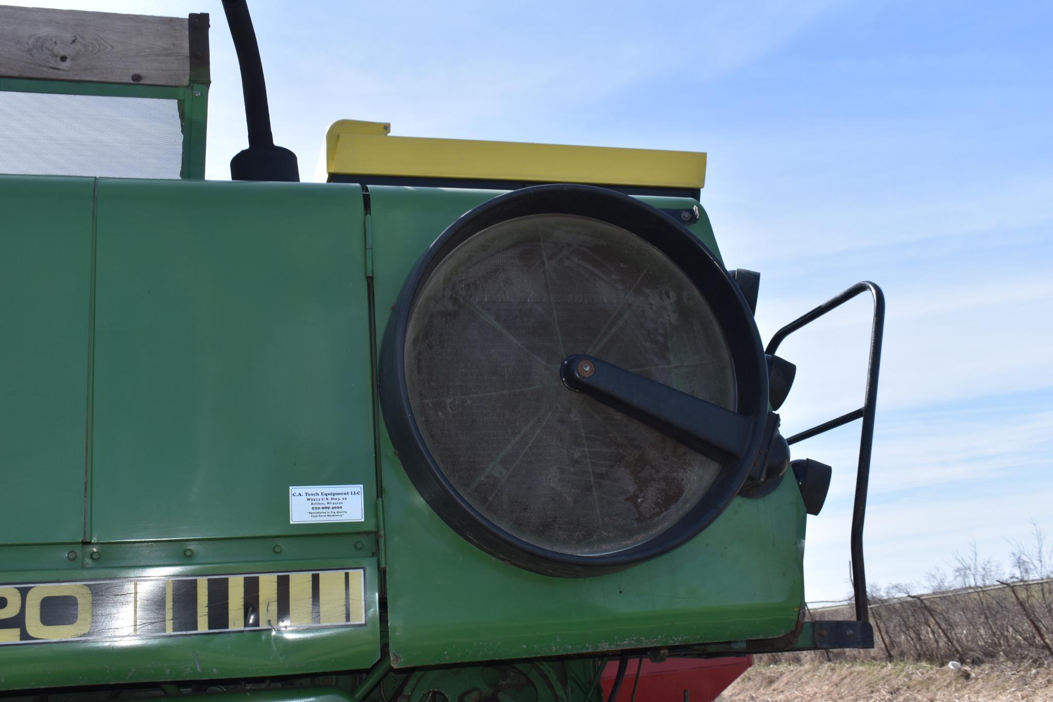 1981 John Deere 4420 Combine