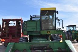 1981 John Deere 4420 Combine