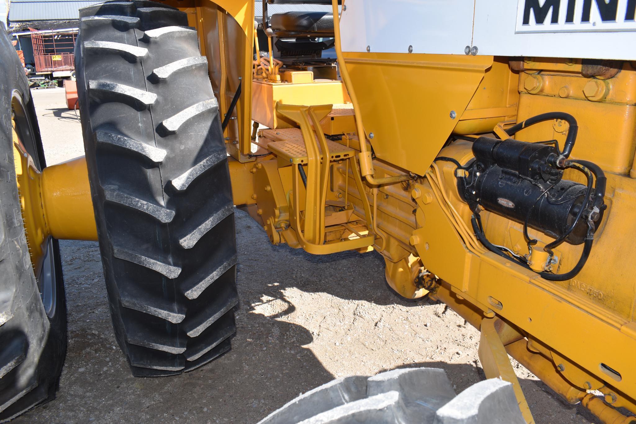 John Deere 200 33' Crumbler