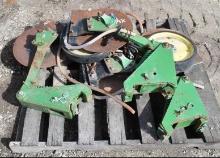 4 x John Deere Single Disk No-Till Fertilizer Coulters