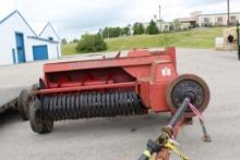 International 428 Square Baler