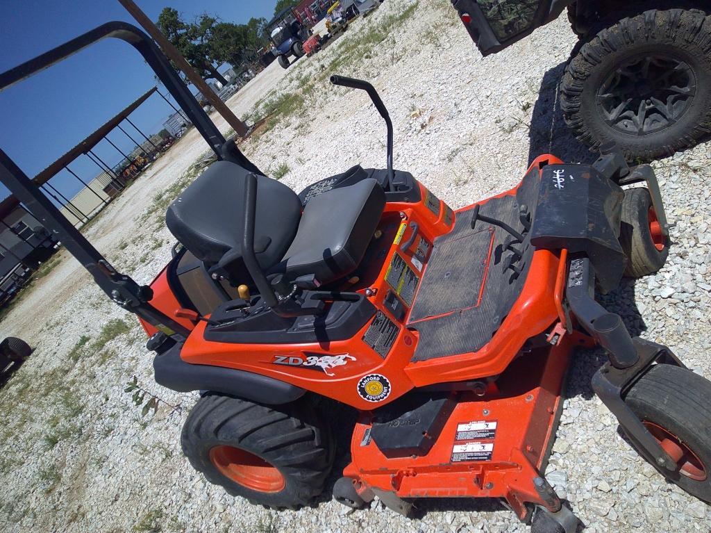 KUBOTA ZD323 ZERO-TURN MOWER