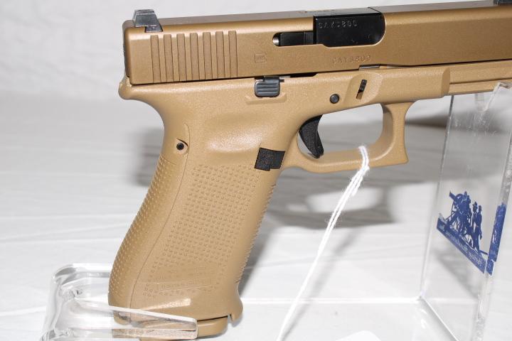 New Glock "19X" 9mm "Cross-Over" Pistol w/3- 17 Rd. Mags