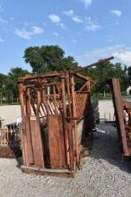 PORTABLE CATTLE SQUEEZE CHUTE