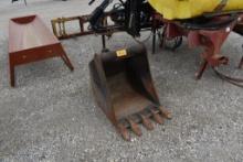 24" BACKHOE BUCKET