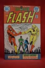 FLASH #225 | GREEN LANTERN MASTER CRIMINAL OF THE 25TH CENTURY | CLASSIC NICK CARDY - 1974