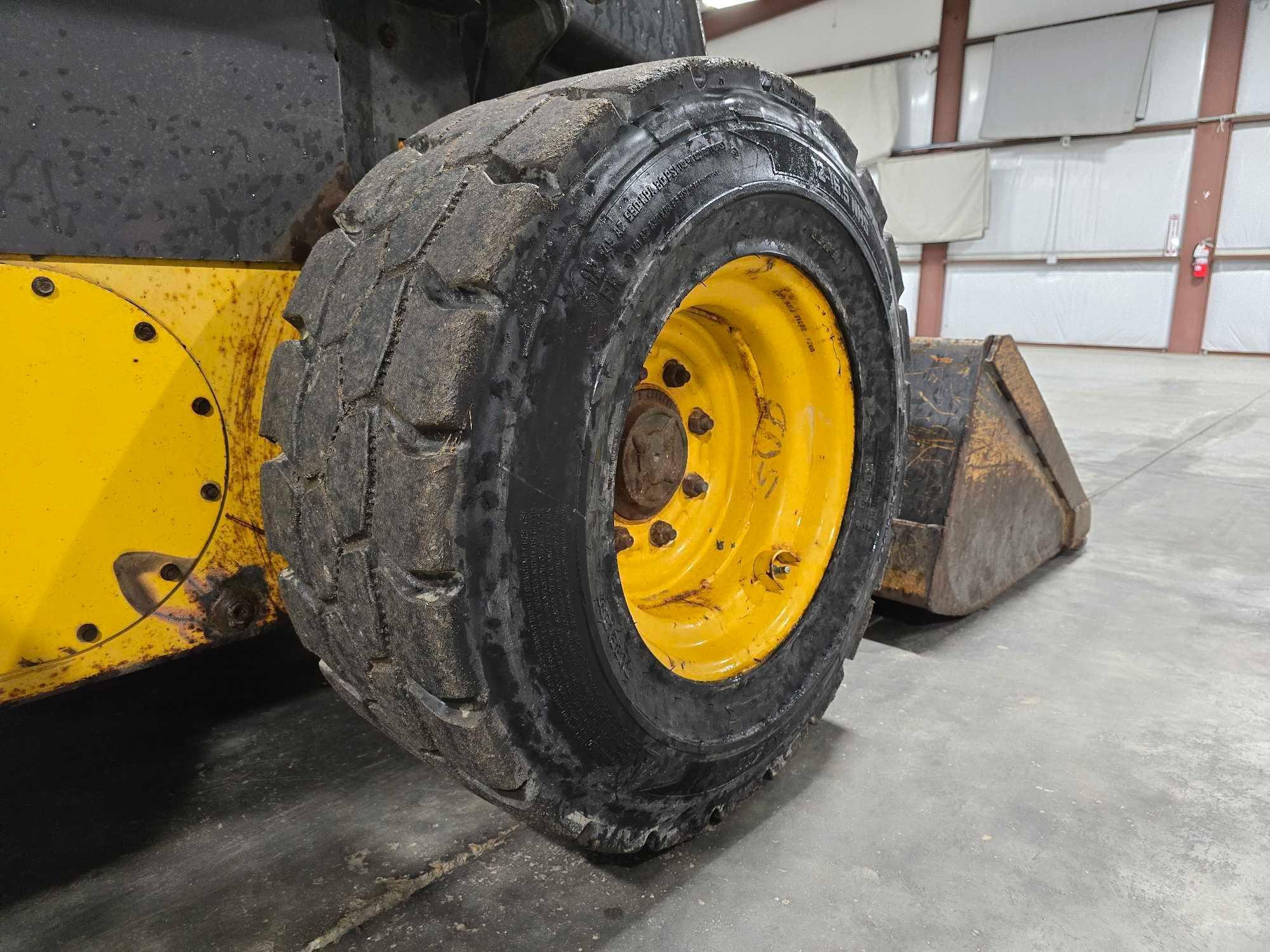 2006 New Holland L180 Skid Steer Loader