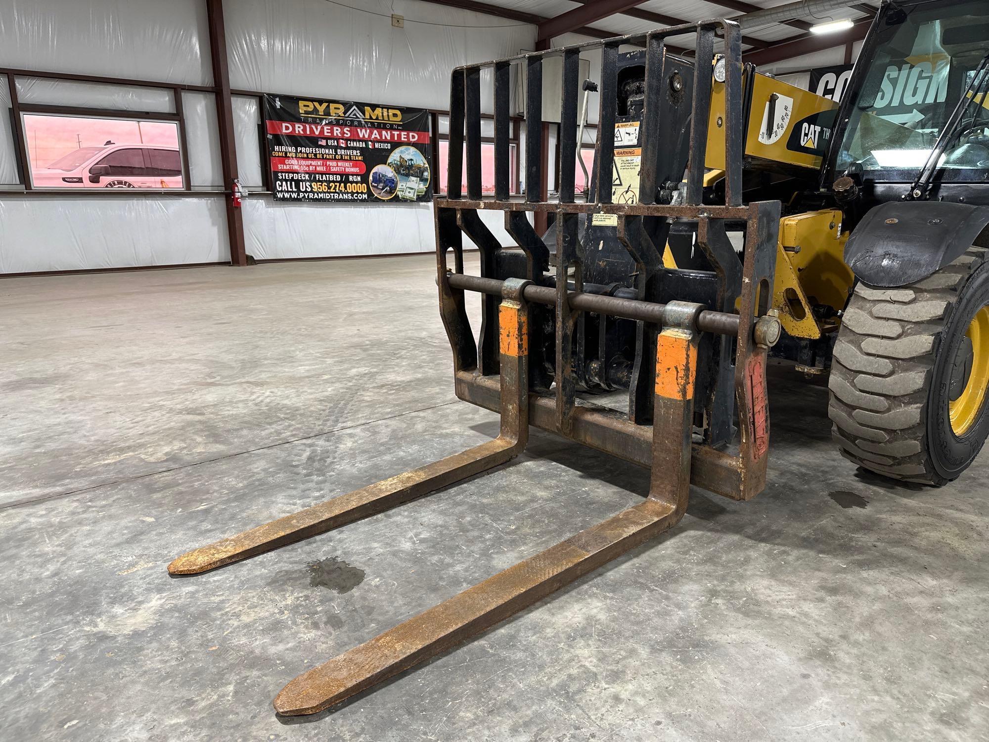 2016 Caterpillar TH255C Telehandler