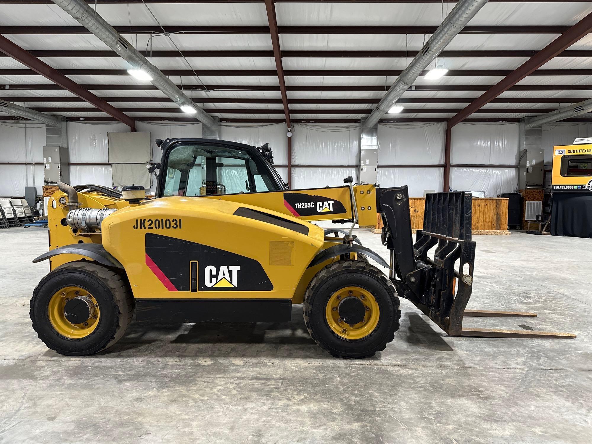 2016 Caterpillar TH255C Telehandler